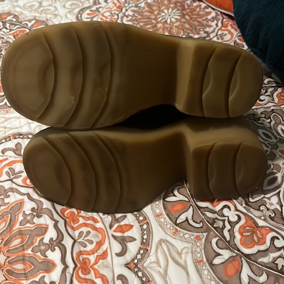 Marc Fisher Practically brand new. Used once. Run a bit small size 6 1/2 - Picture 3 of 4